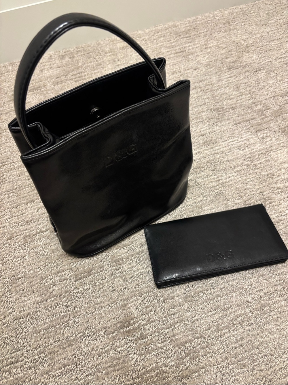 d&g black leather handbag and wallet
